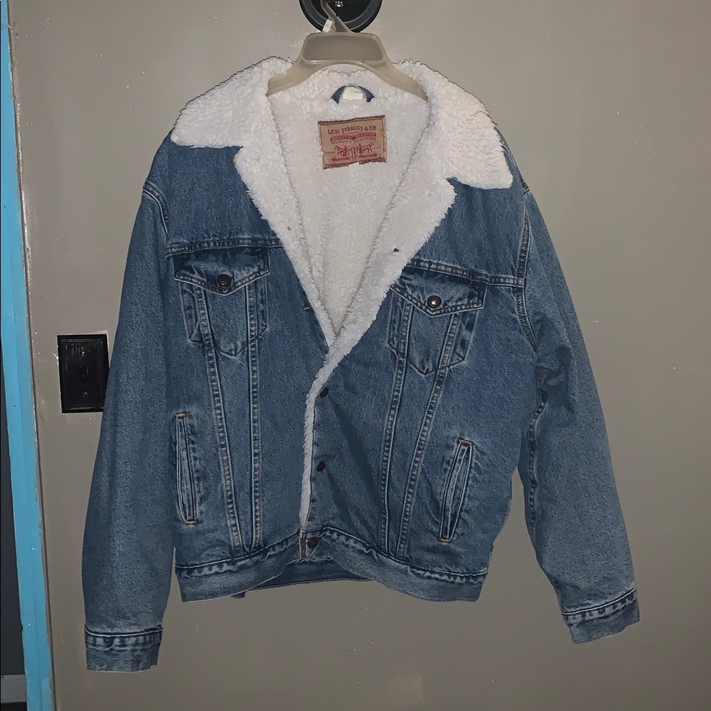 VINTAGE Levi's Sherpa Lined Trucker Style fleece and Sherpa linings.
